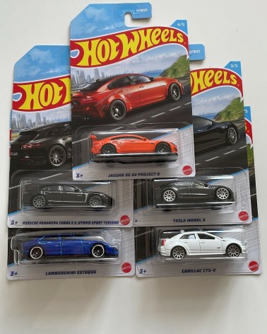 HOTWHEELS PORSCHE PANAMERA TURBO 5 E HYBRID SPORT TURISMO SERIE LUXUSNÍ SEDANY  1/5